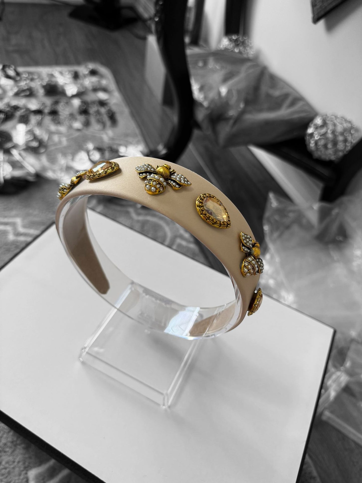 Quilted Almond & Bee Silk Ornamental Headband – Beige