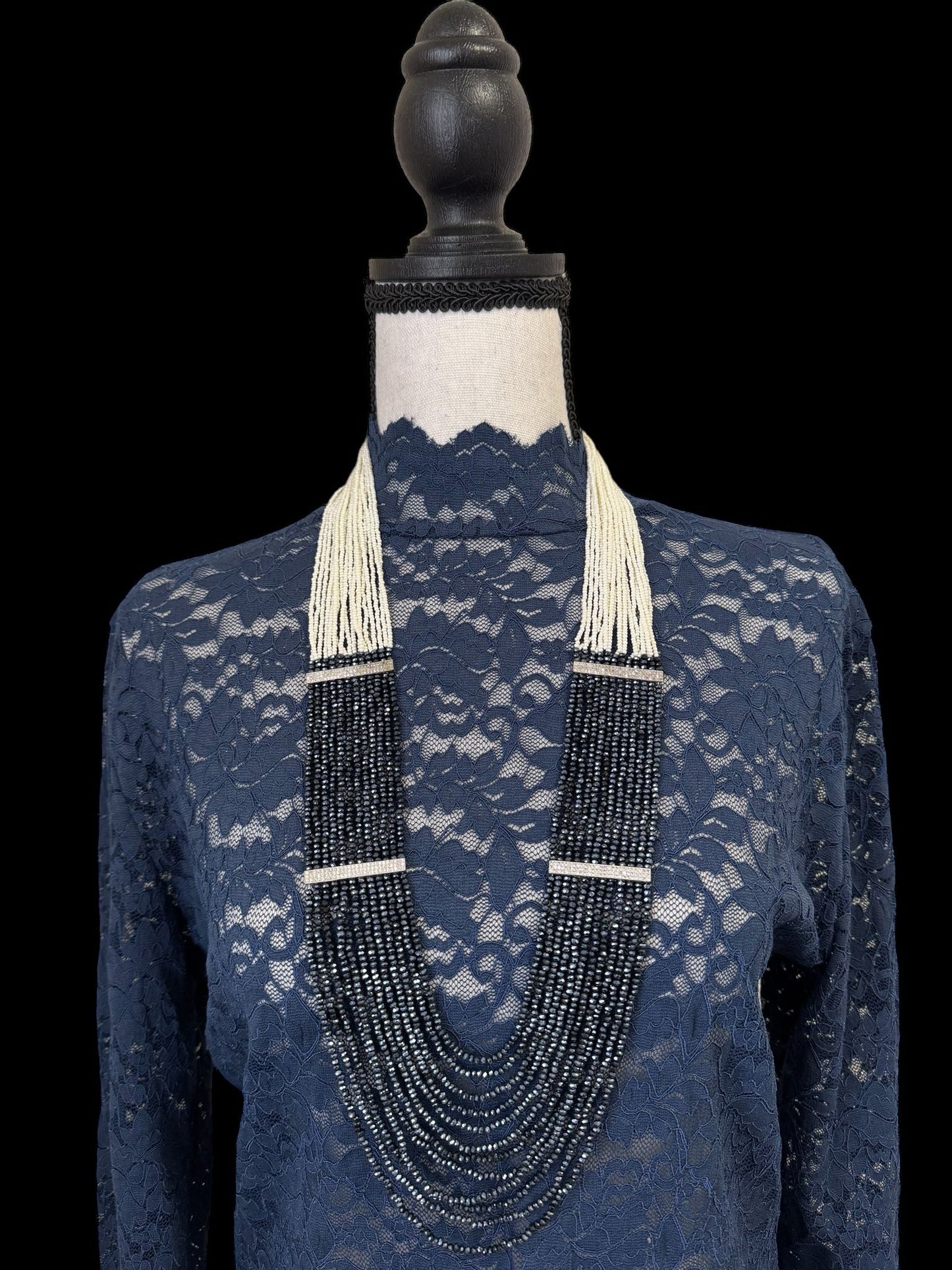 Necklace Crystal Layered with Tiny Pearls and Zircon Strip White / Navy